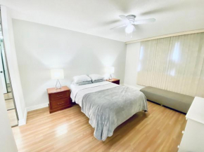 Executive 2 Bed Condo - High Park